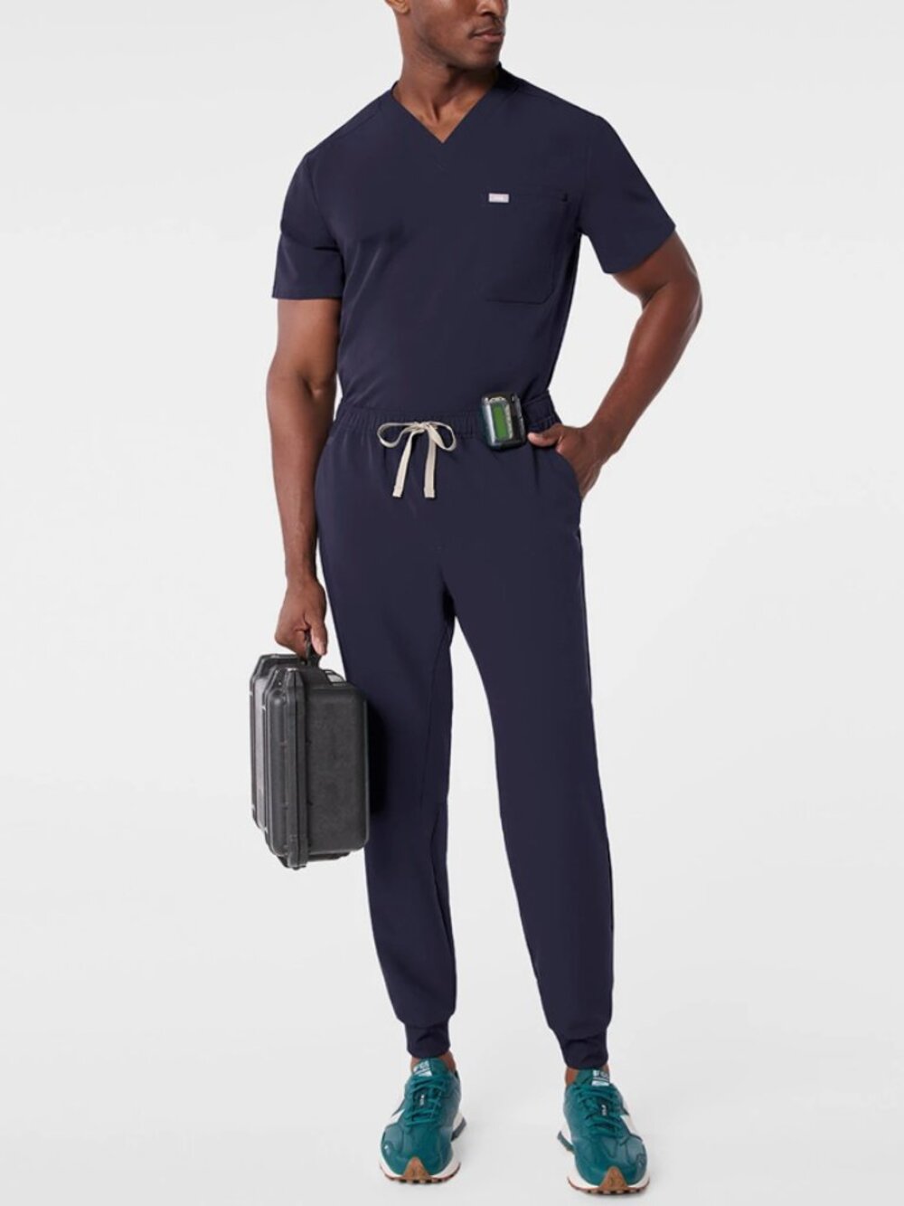 Figs Leon Two-Pocket Scrub Top & Tansen Jogger Scrub Pant Set NWT